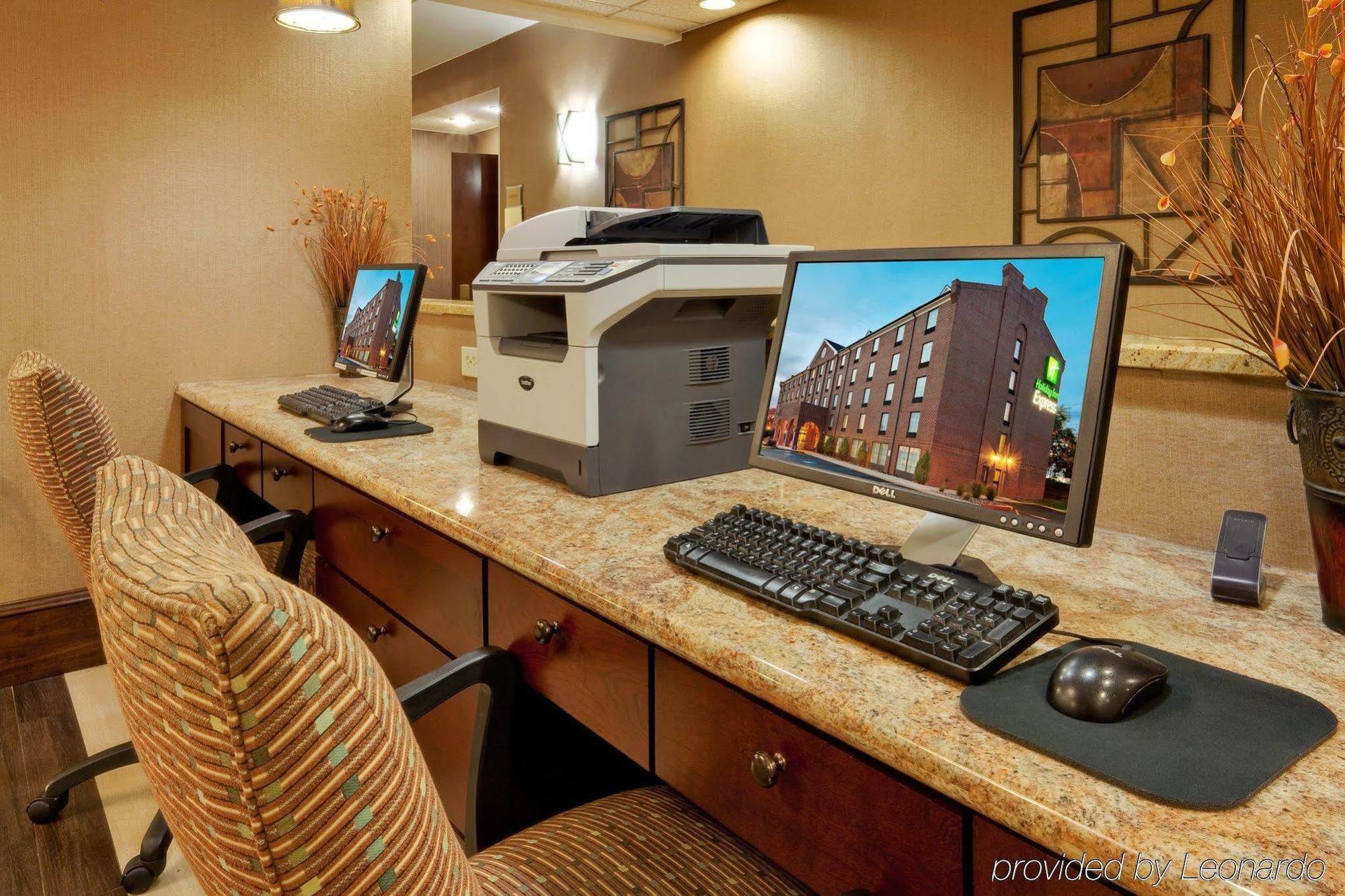 Holiday Inn Express Harrisburg East, An Ihg Hotel Eksteriør bilde